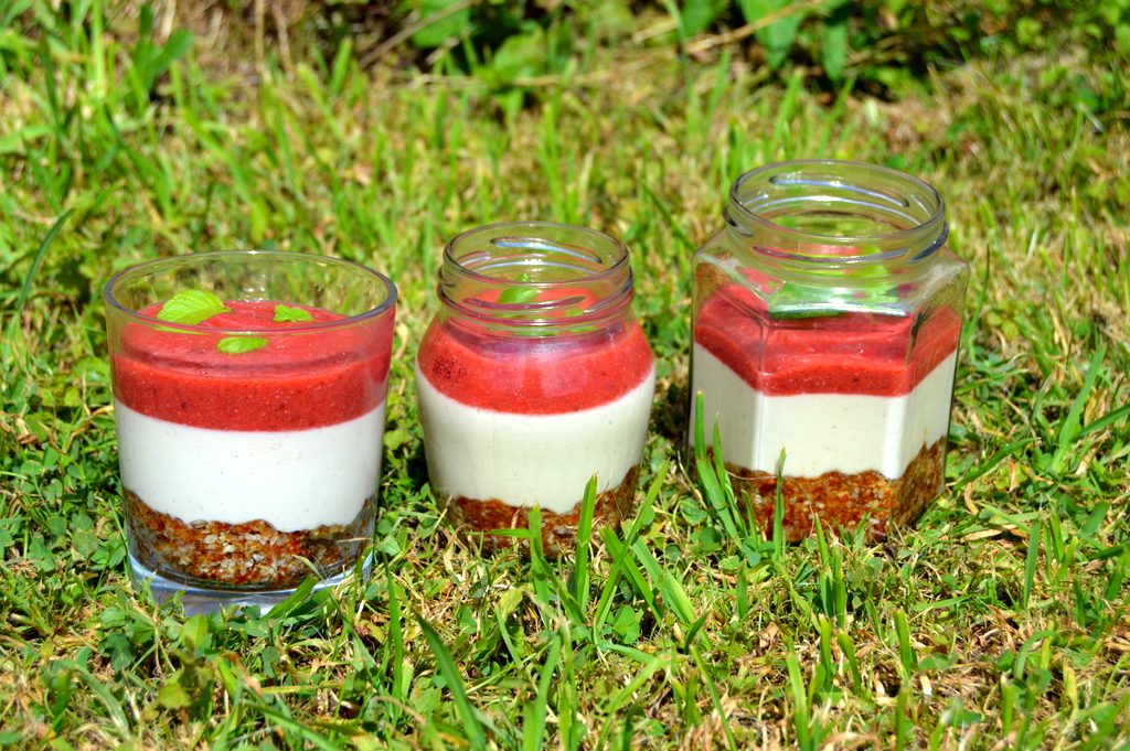 Raw Strawberry Cheesecakes in jam jars