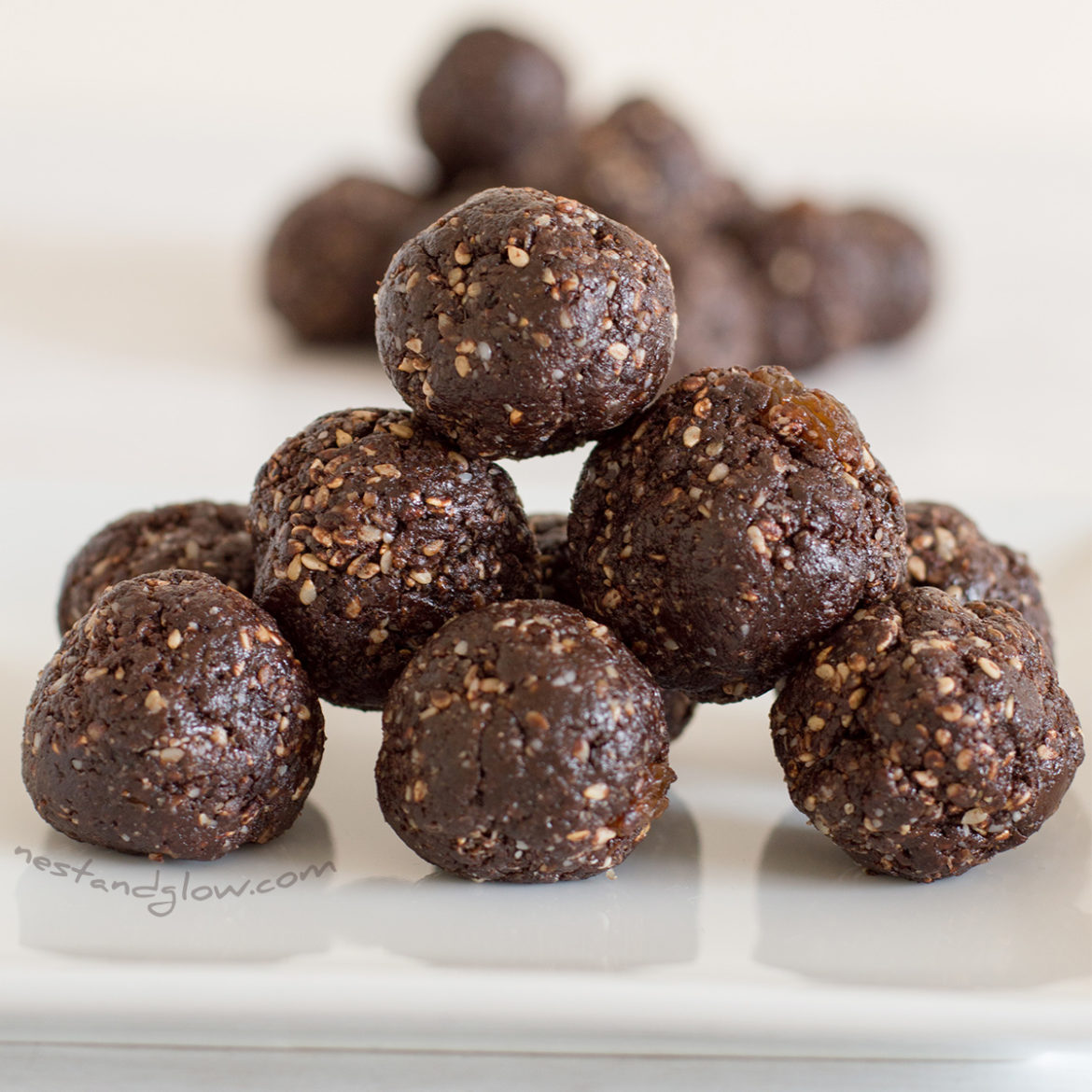 Halva Chocolate Sesame Fudge Balls - Raw, Vegan and Healthy