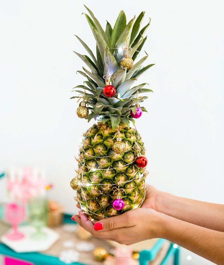 Pineapple Christmas Trees Are the Perfect Zero Waste and Budget