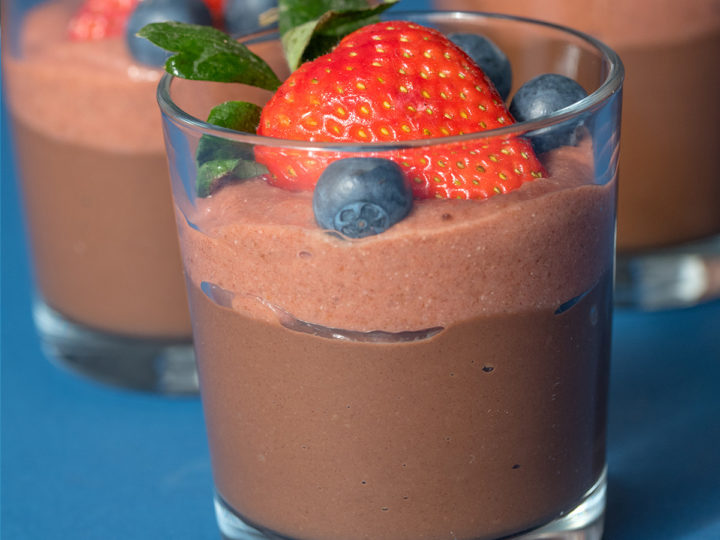 4 Ingredient Berry Chocolate Mousse Dairy Free Nest And Glow